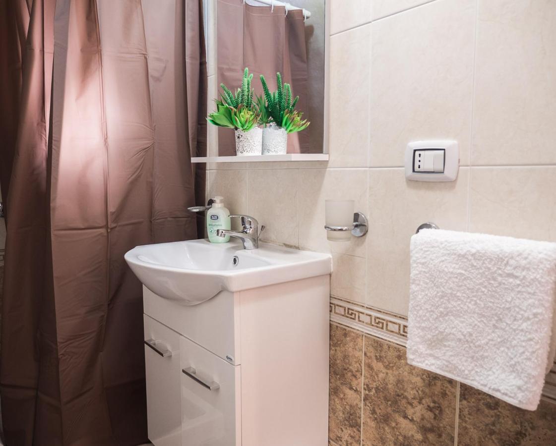 Chiaia Premium Flat, Naples Center, Near Seaside Lägenhet Exteriör bild